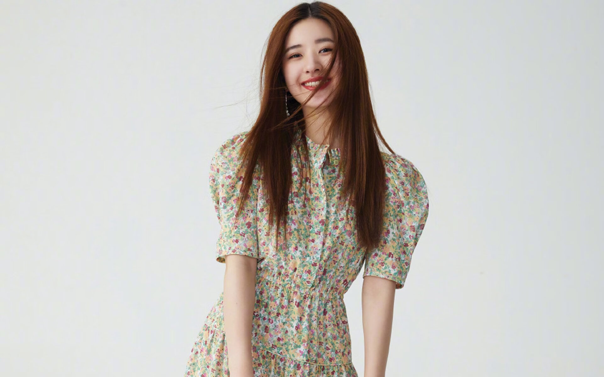 开云体育官网-双峰并峙，当F1硝烟未散，湖人绝杀已至